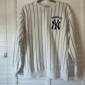 MLB New York Yankees White Pinstripe Crewneck Sweatshirt Women’s Small